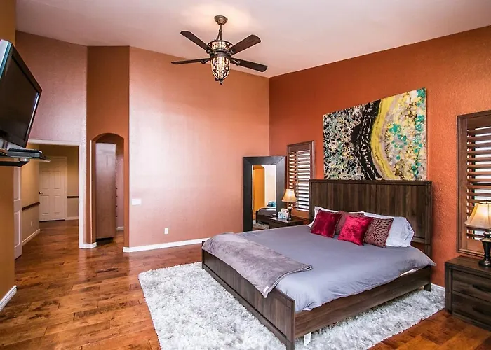 Retreat Specials Private Backyard Oasis Holiday home *