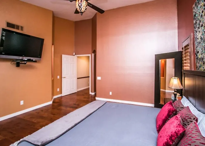Retreat Specials Private Backyard Oasis * Phoenix